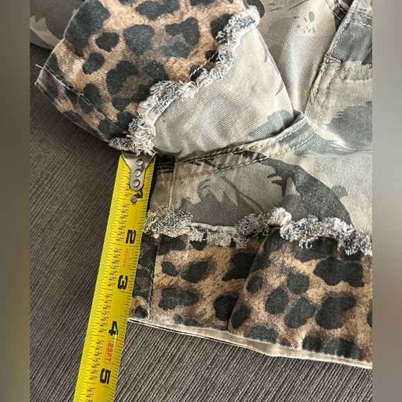 POL Camo & Leopard Print Distressed Denim Shorts Small Mixed Media NWT - Picture 9 of 9